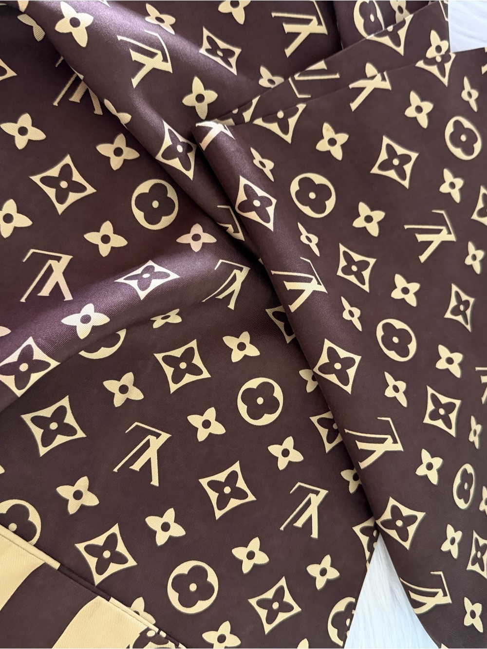 Louis Vuitton Brown & gold Monogram Silk Scarf - Picture 9 of 10